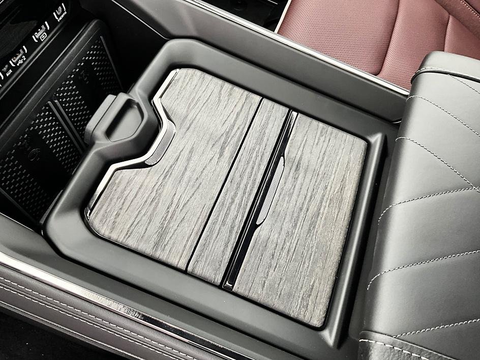 New 2026 Diamond Black Crystal Pearl-Coat Exterior Paint RAM Limited image 25