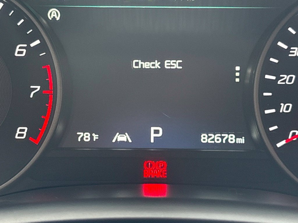 Used 2023  Kia GT2 image 27