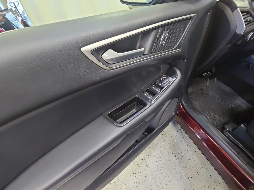 Used 2020 Burgundy Velvet Metallic Tinted Clearcoat Ford SEL image 31