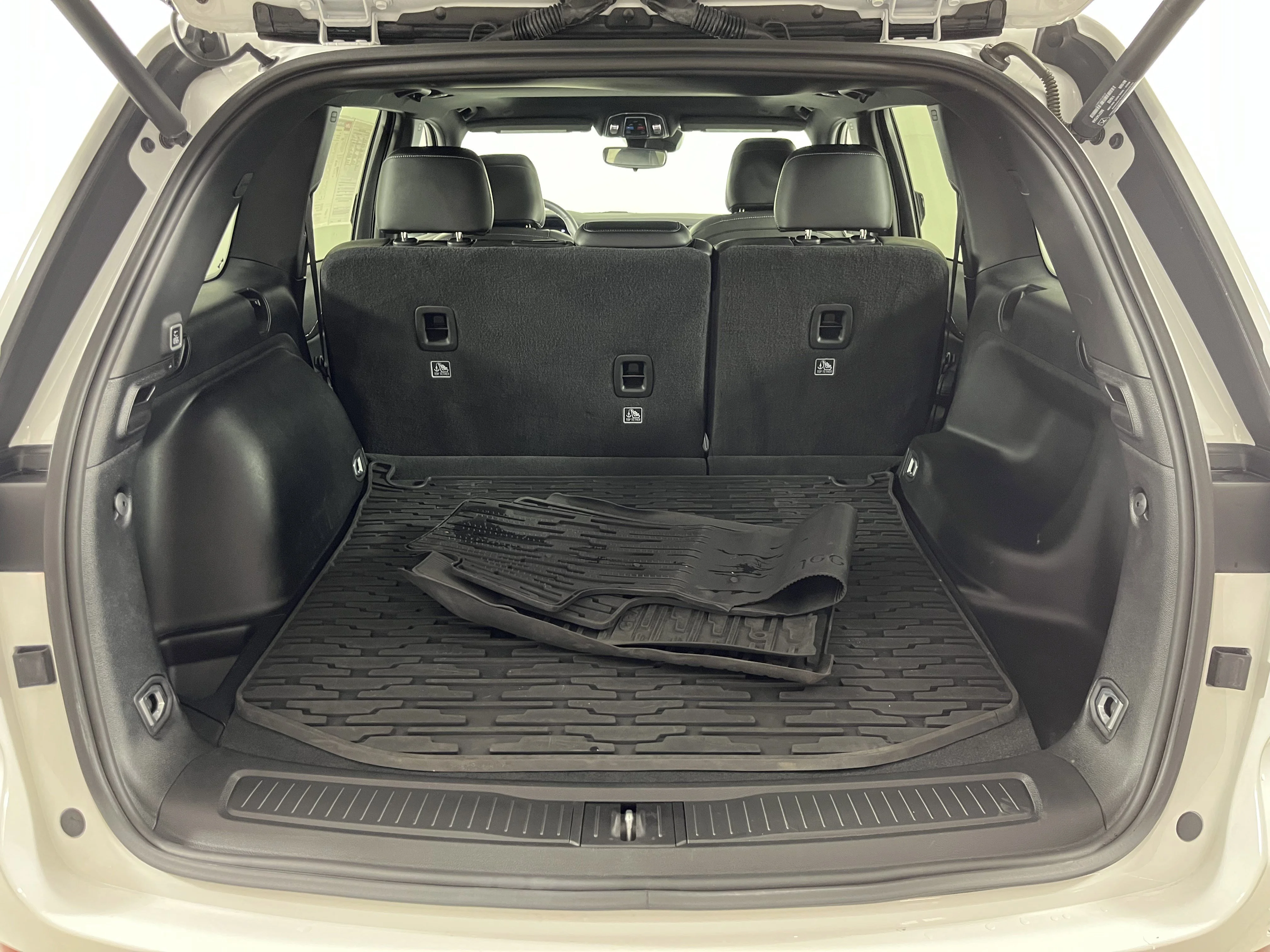 Used 2022 Bright White Clearcoat Jeep Altitude image 28