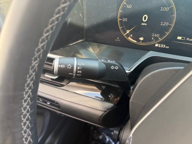 Used 2025 Silver INFINITI SENSORY image 13