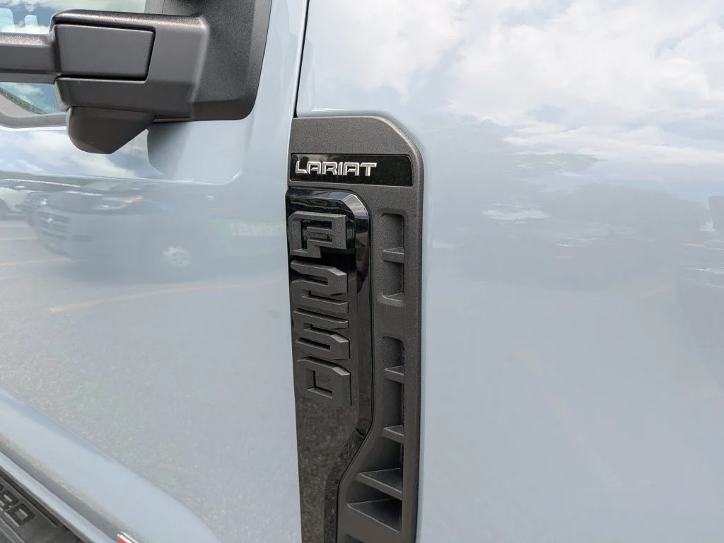 New 2026 Glacier Gray Metallic Tri-Coat Ford F-250® Lariat® image 10