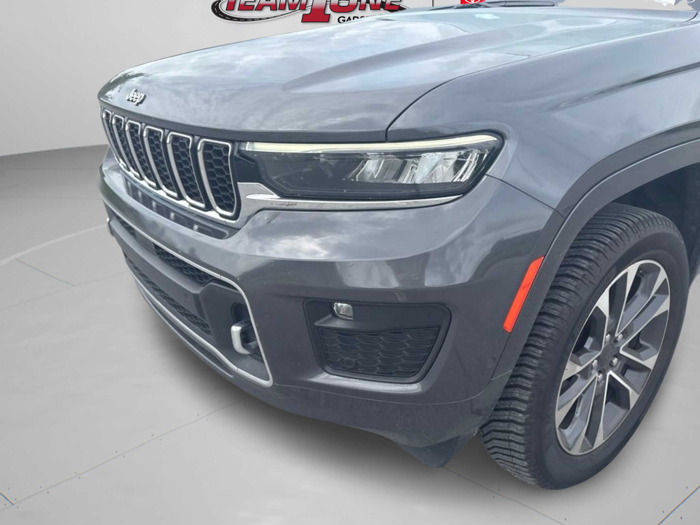 Used 2023 Baltic Gray Metallic Clearcoat Jeep Overland image 36