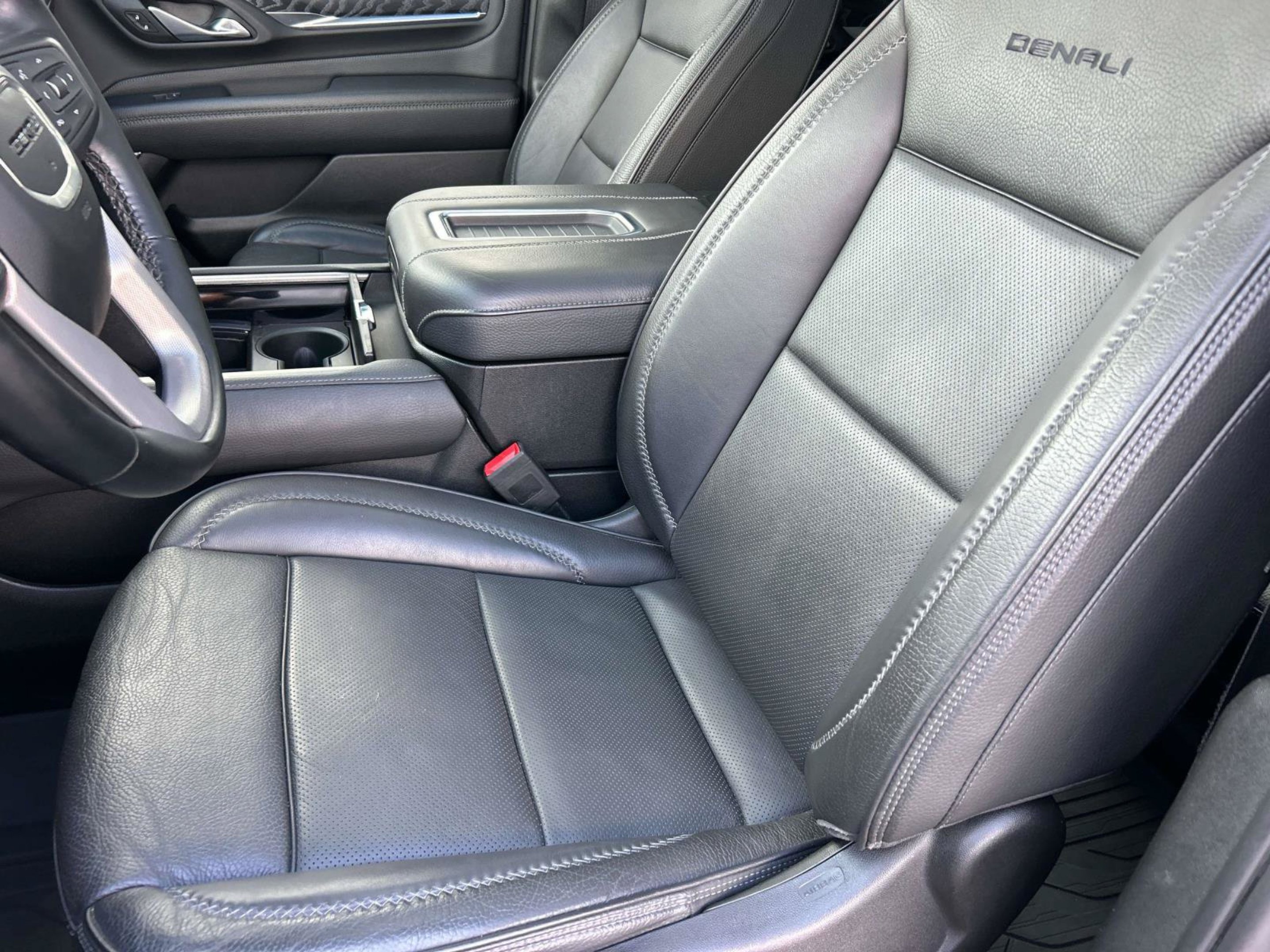 Used 2023 Onyx Black GMC Denali image 26
