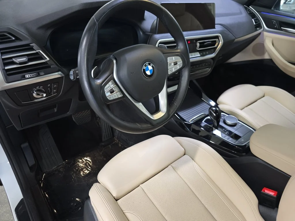 Used 2024 Alpine White BMW sDrive30i image 19