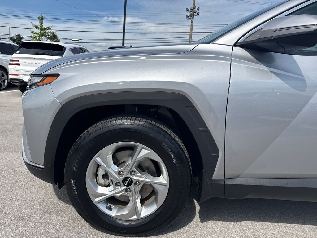 Used 2023 Silver Hyundai SEL image 10