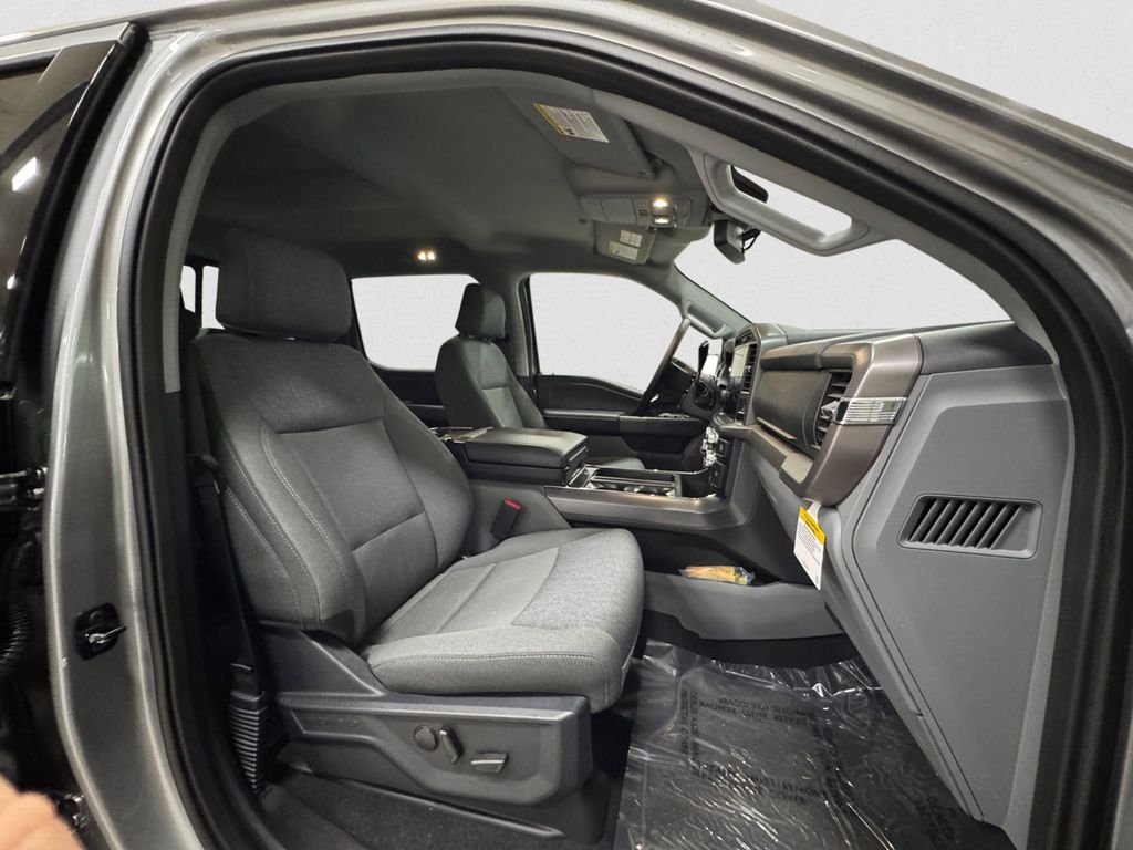Used 2025 Silver Ford XLT image 15