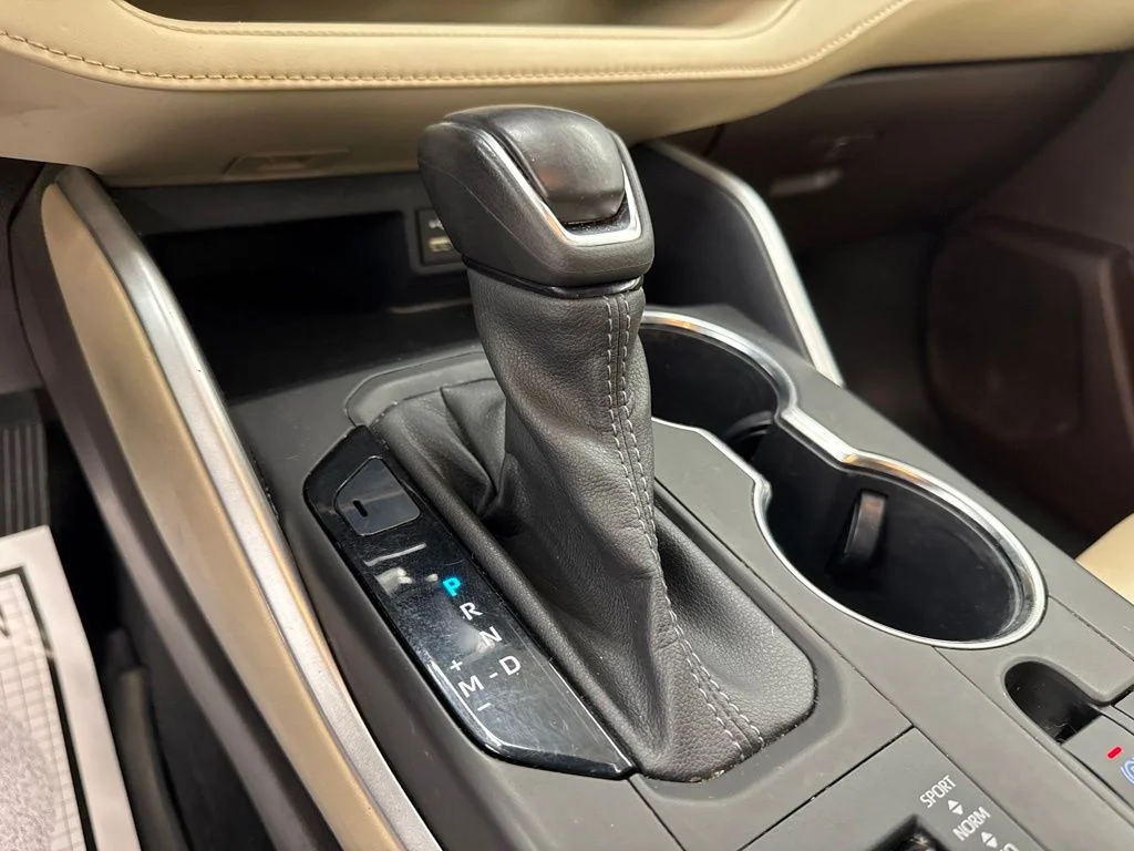 Used 2022 Beige Toyota XLE image 37