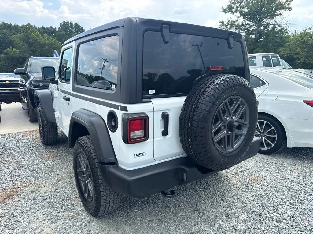 Used 2025 White Jeep Sport S image 4