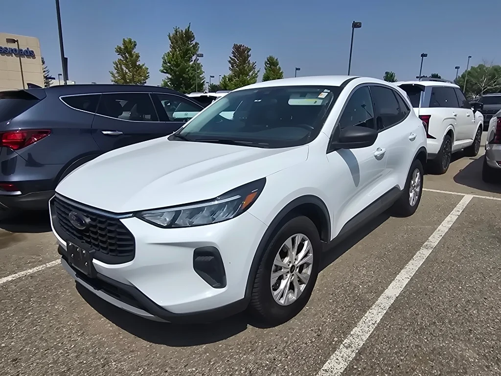 Used 2023 Oxford White Ford Active image 11
