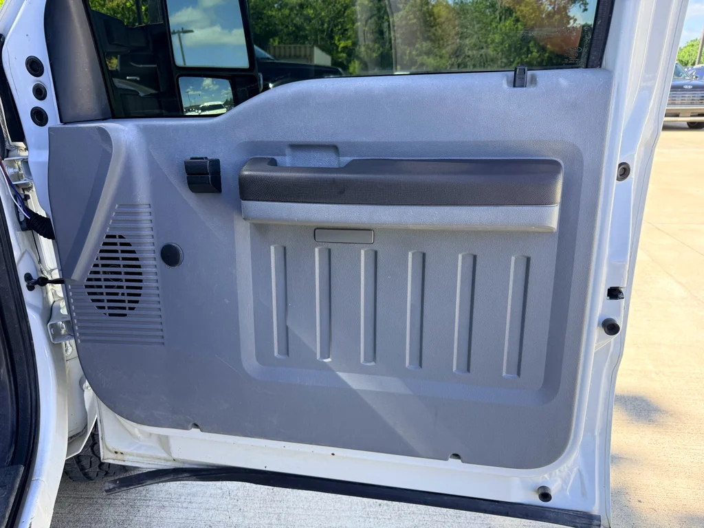 Used 2015 Oxford White Ford XL image 16