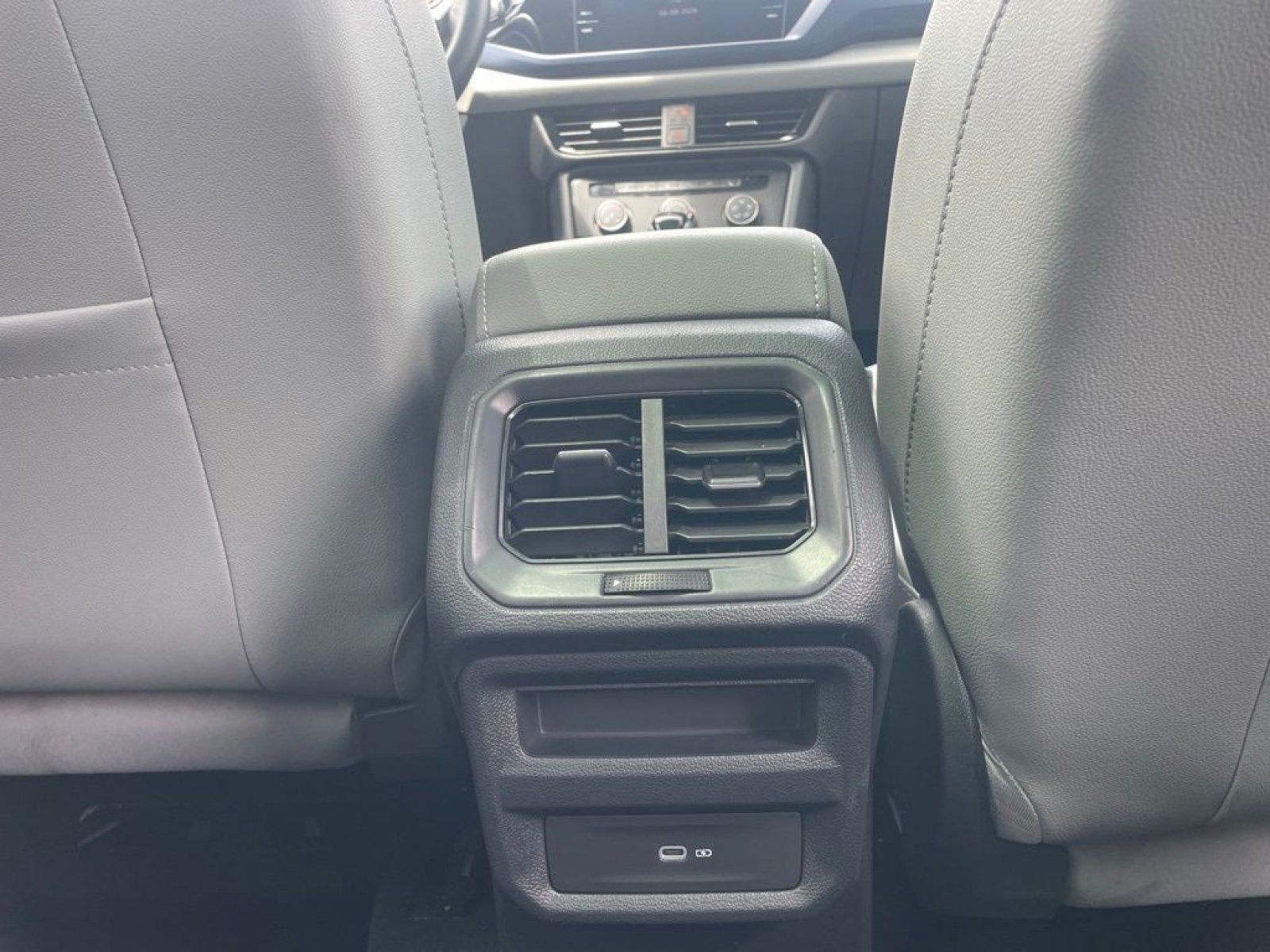 Used 2022 Gray Volkswagen 1.5T SE image 19