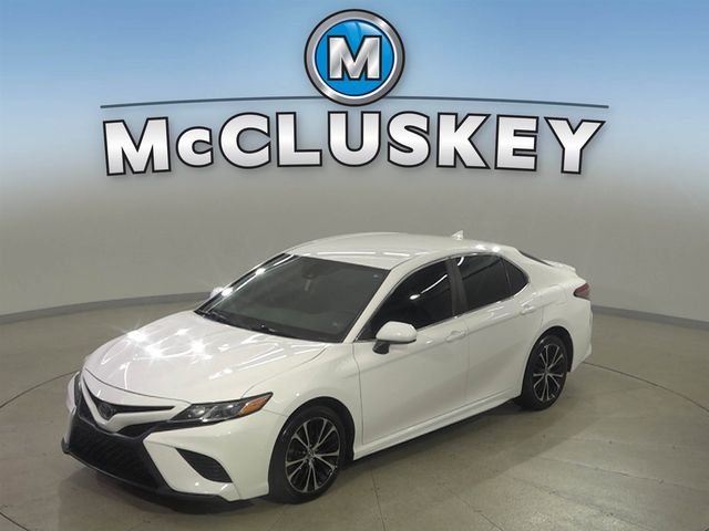 Used 2019 White Toyota SE image 18
