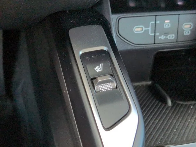 New 2025 Glacial White Pearl Kia S image 23