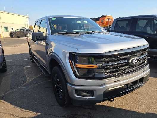 Used 2024 Iconic Silver Metallic Ford XLT image 2