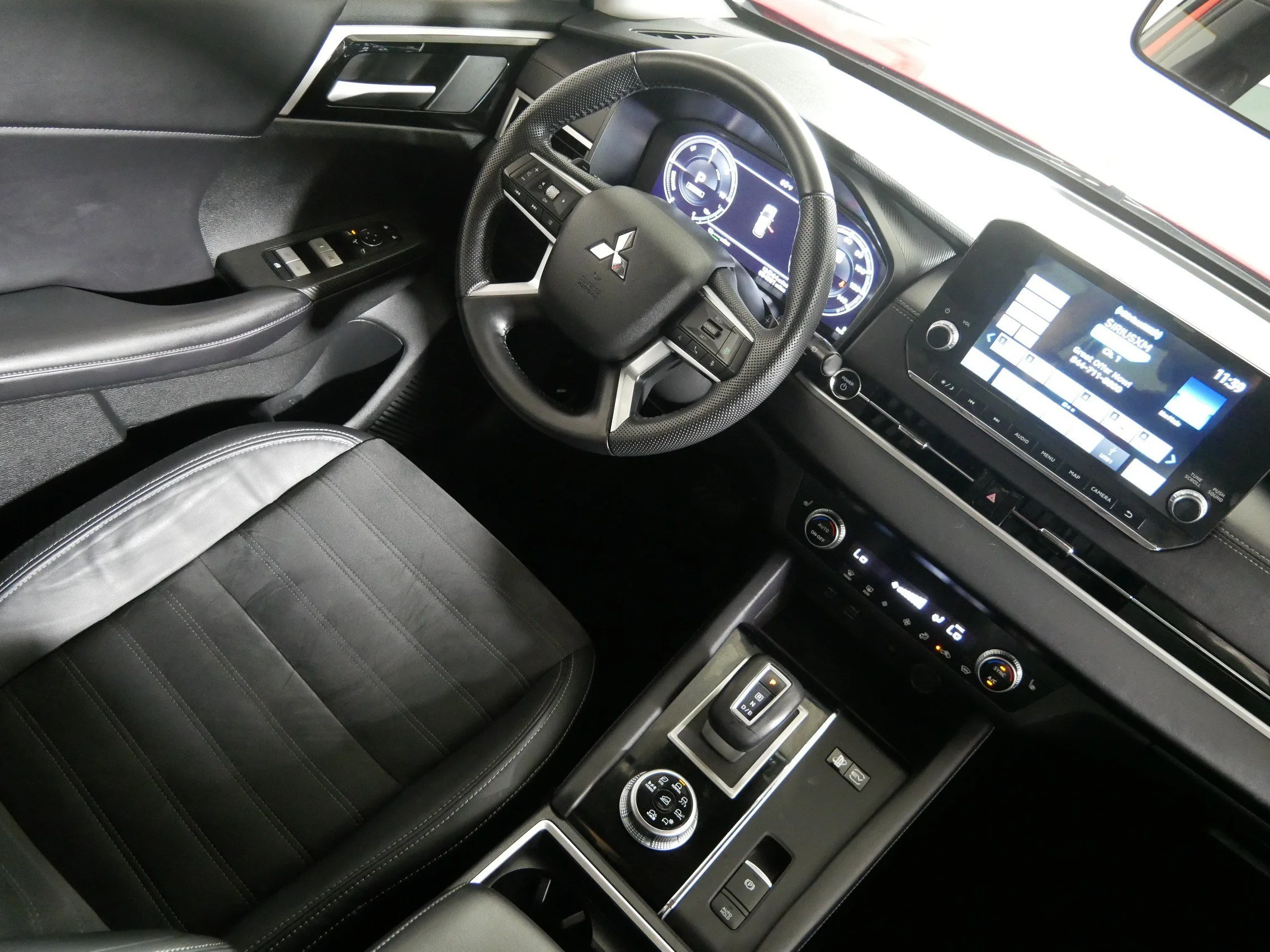 Used 2023 Red Diamond Mitsubishi SE image 9