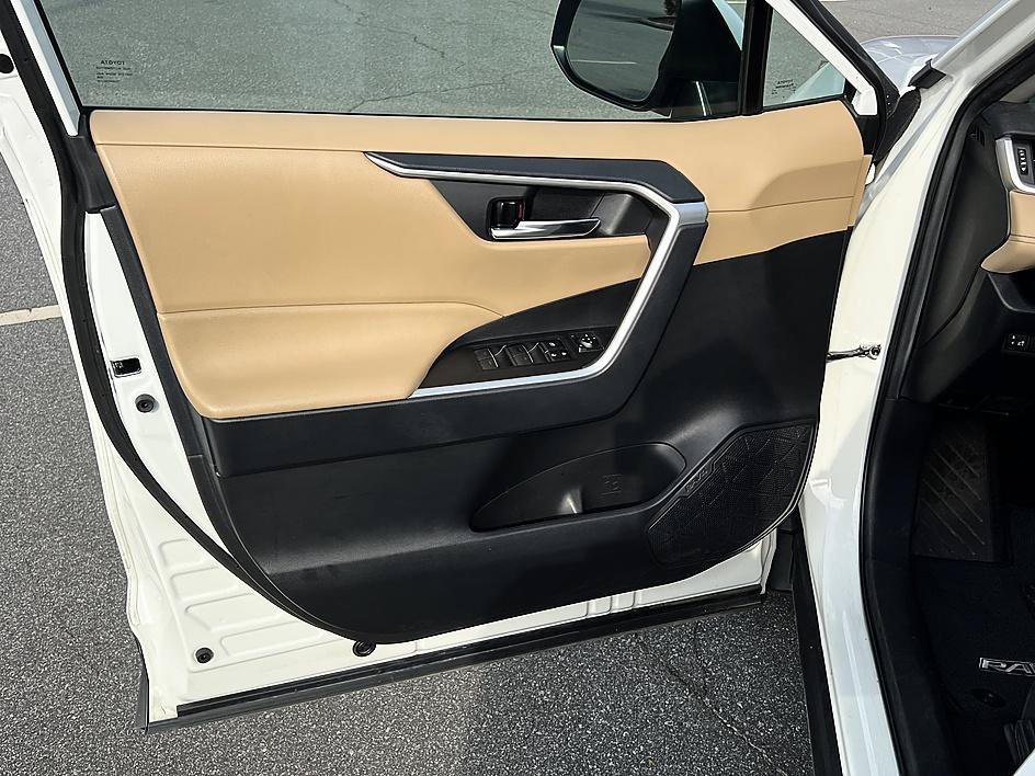 Used 2024 Ice Toyota XLE image 20