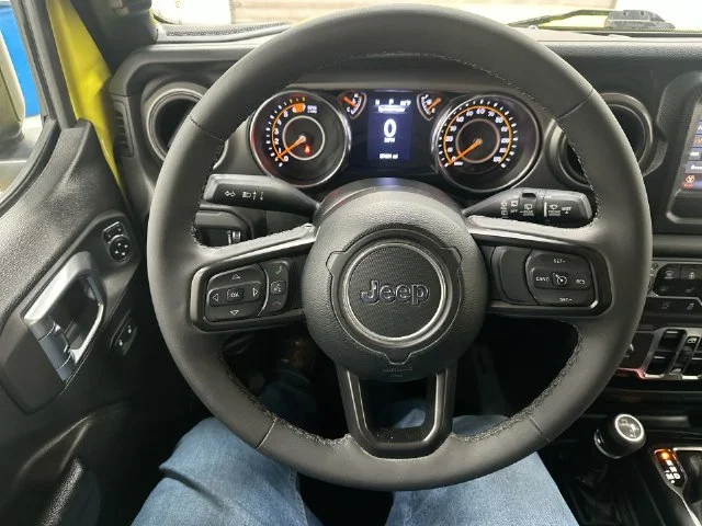 Used 2023 Yellow Jeep Sport S image 19