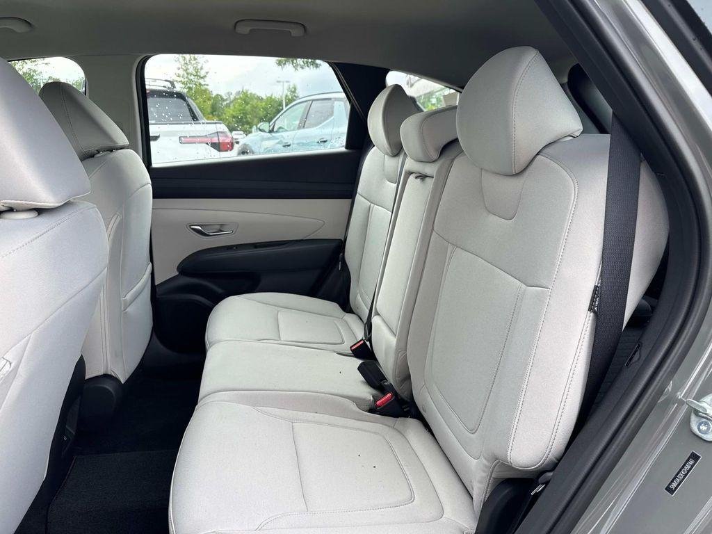 New 2025 Gray Hyundai SE FWD image 6