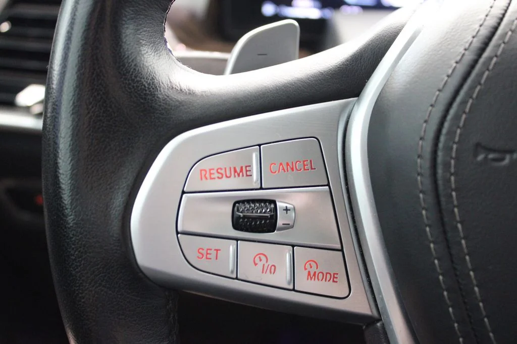 Used 2023 White BMW xDrive40i image 21