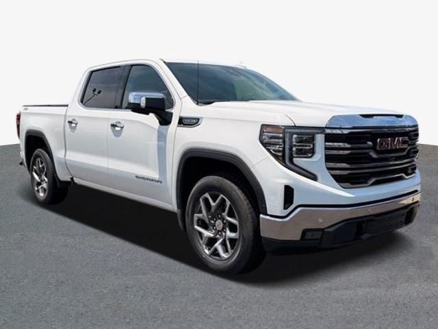 Used 2024 White GMC SLT image 4