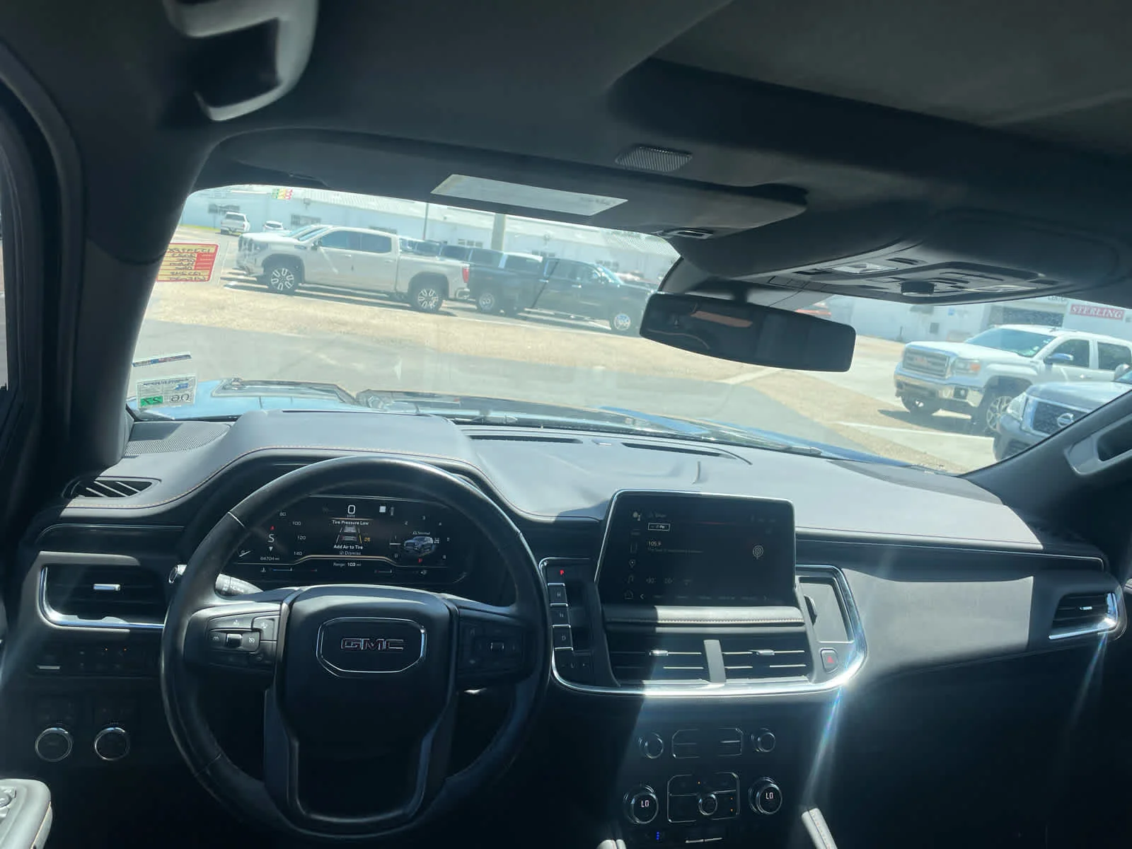 2023 GMC Yukon AT4 - Photo 13