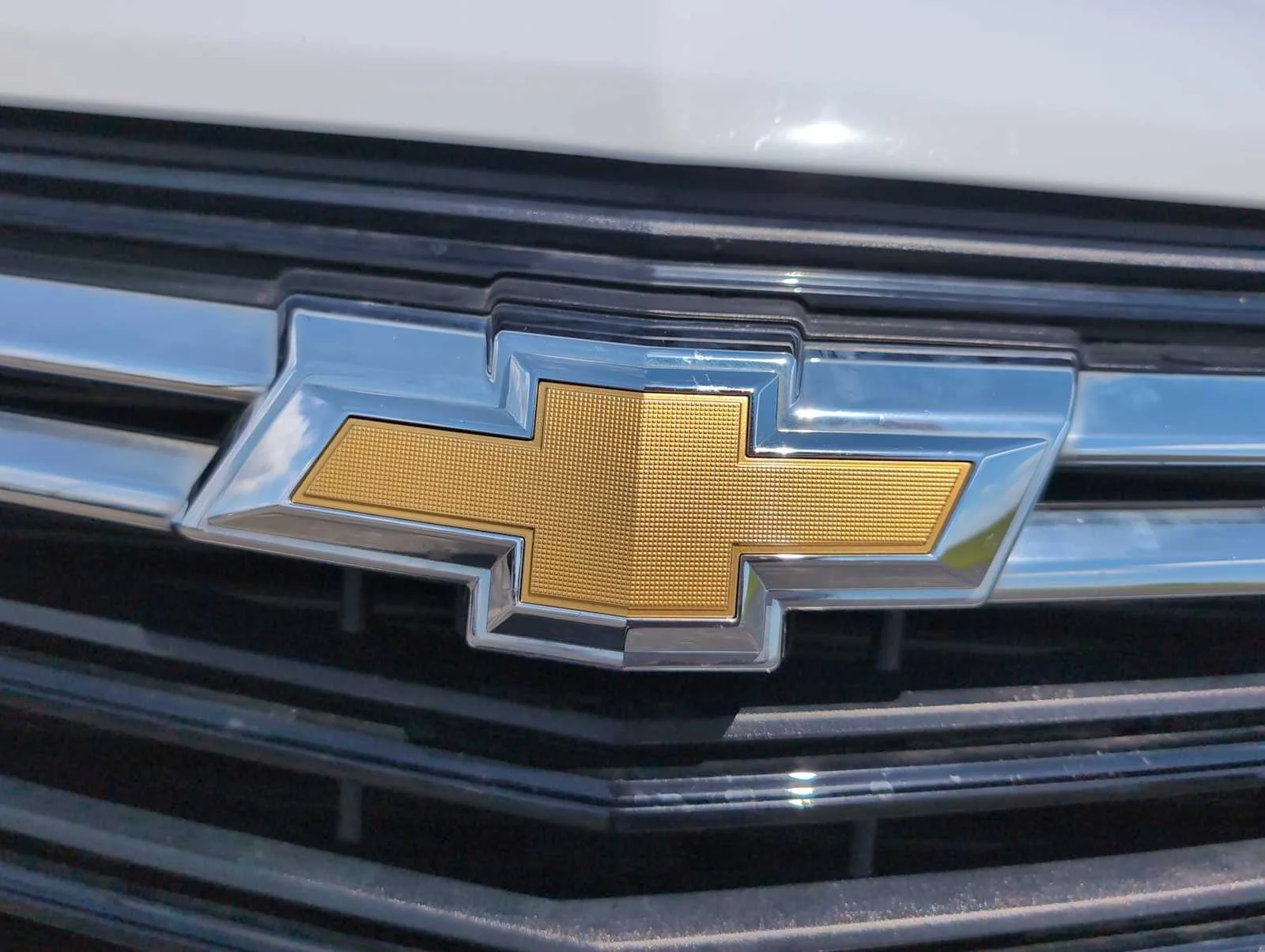 Used 2024 Summit White Chevrolet LT image 29