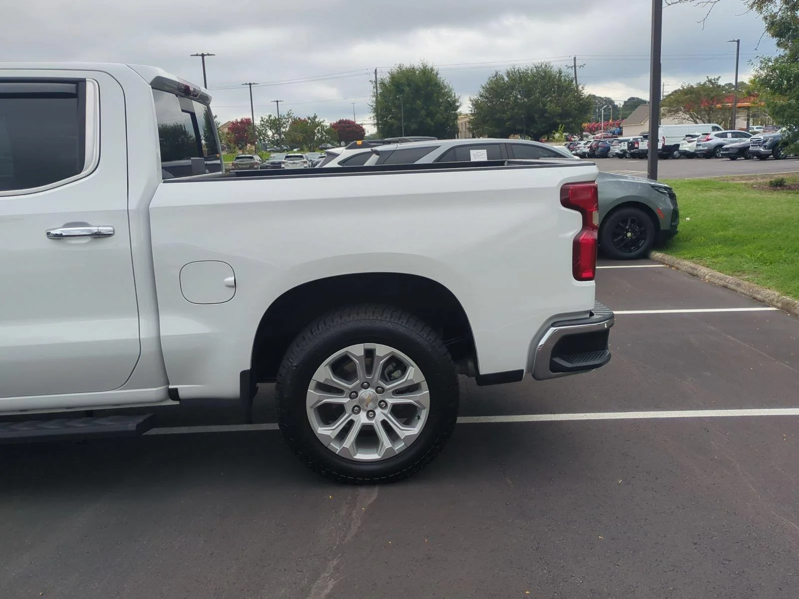 Used 2023 Summit White Chevrolet LTZ image 11