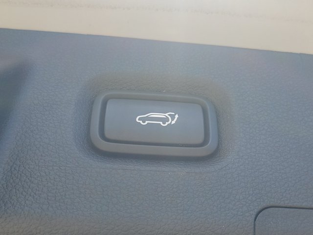 Used 2023 Shimmering Silver Hyundai SEL image 11