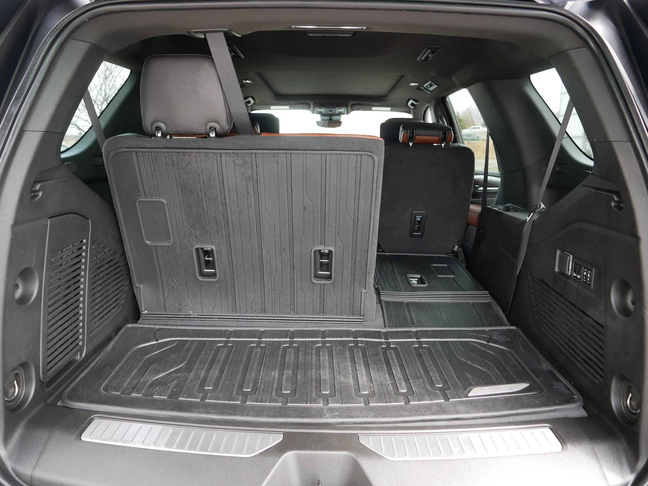 Used 2024 Onyx Black GMC Denali Ultimate image 18