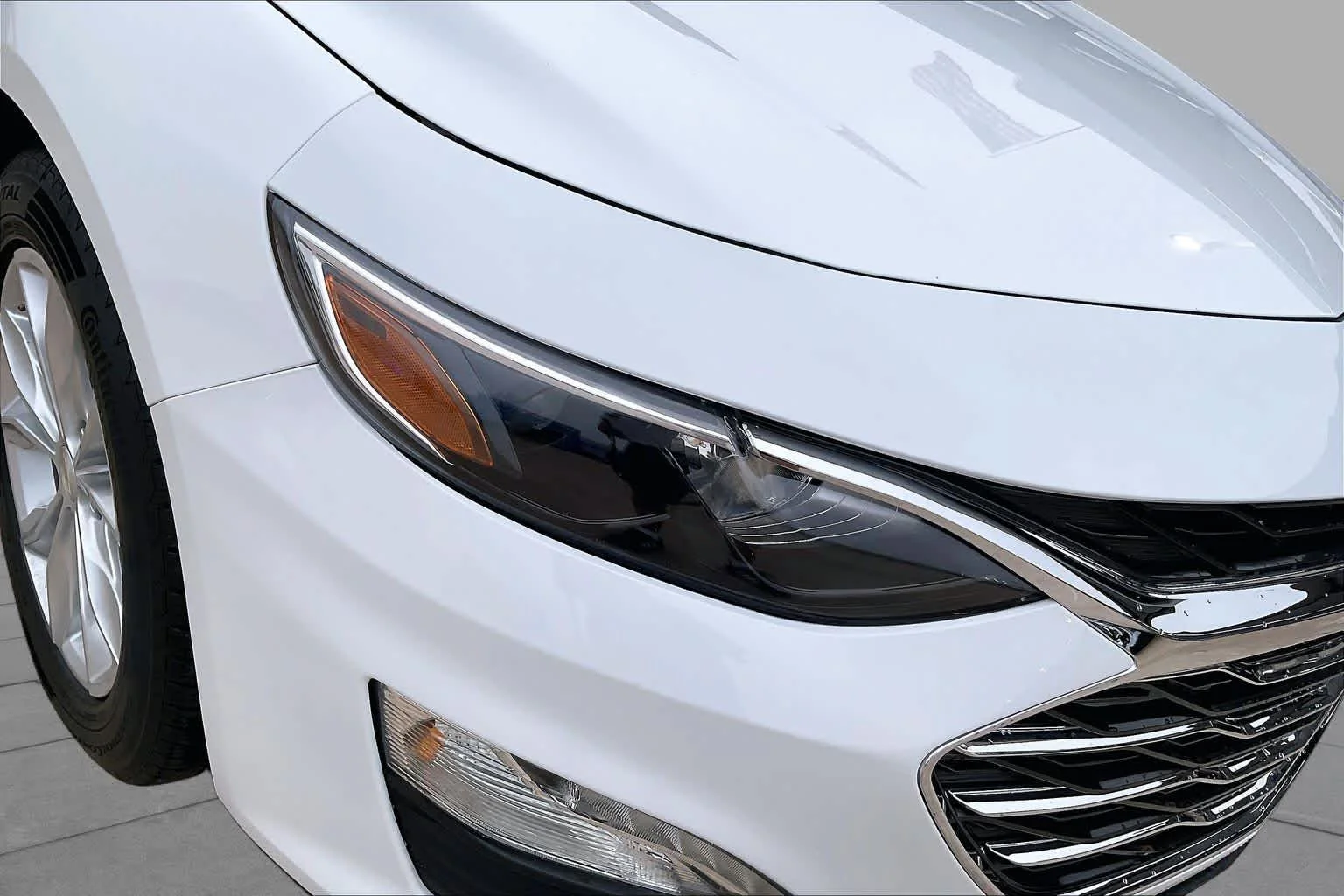 Used 2024 Summit White Chevrolet LT image 26
