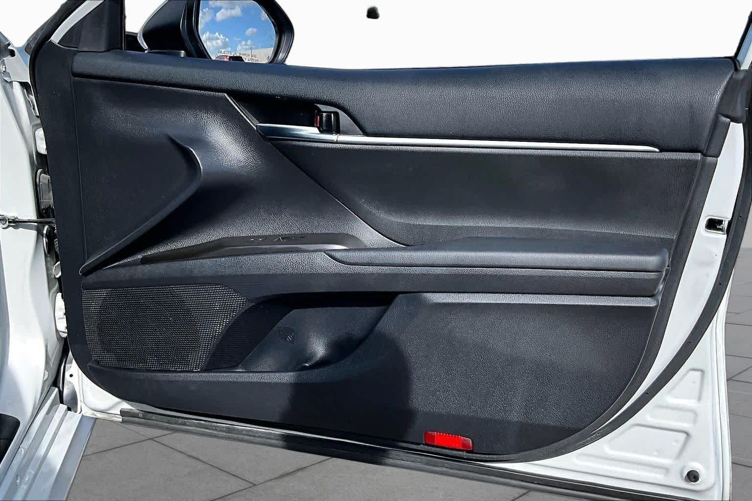 Used 2022 Ice Edge Toyota LE image 21