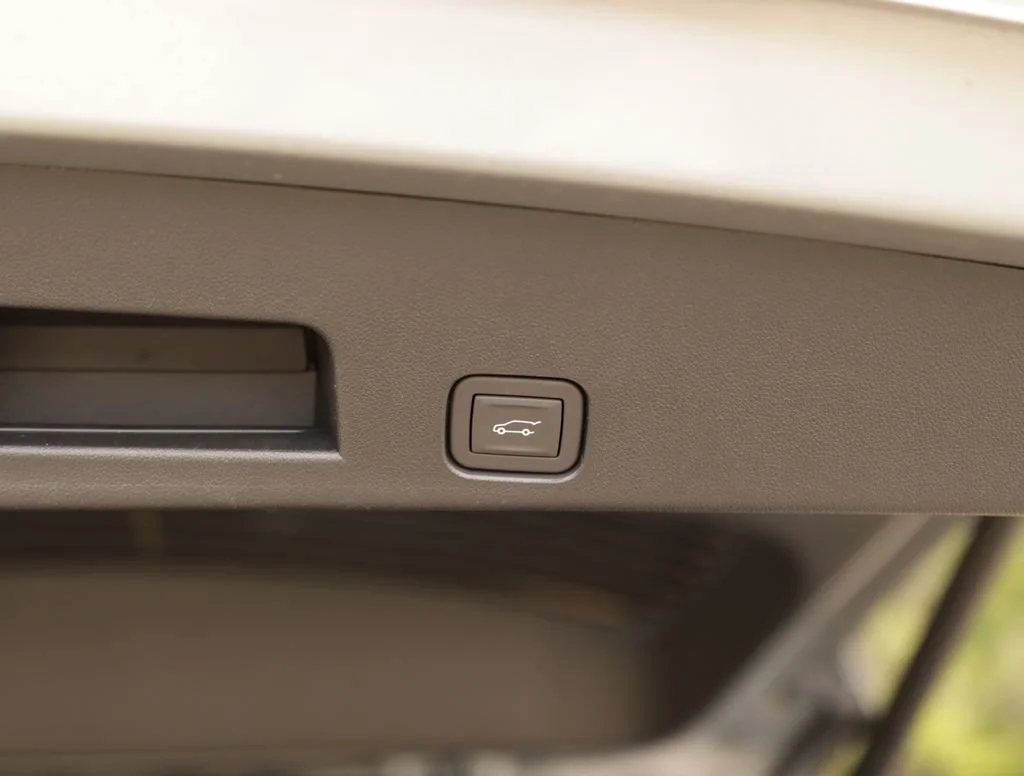 New 2026 Sterling Gray Metallic Chevrolet LT image 32