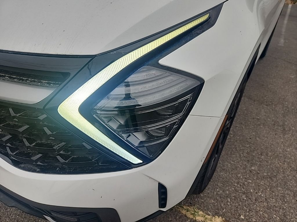 Used 2023 White Kia X-Line Prestige image 6