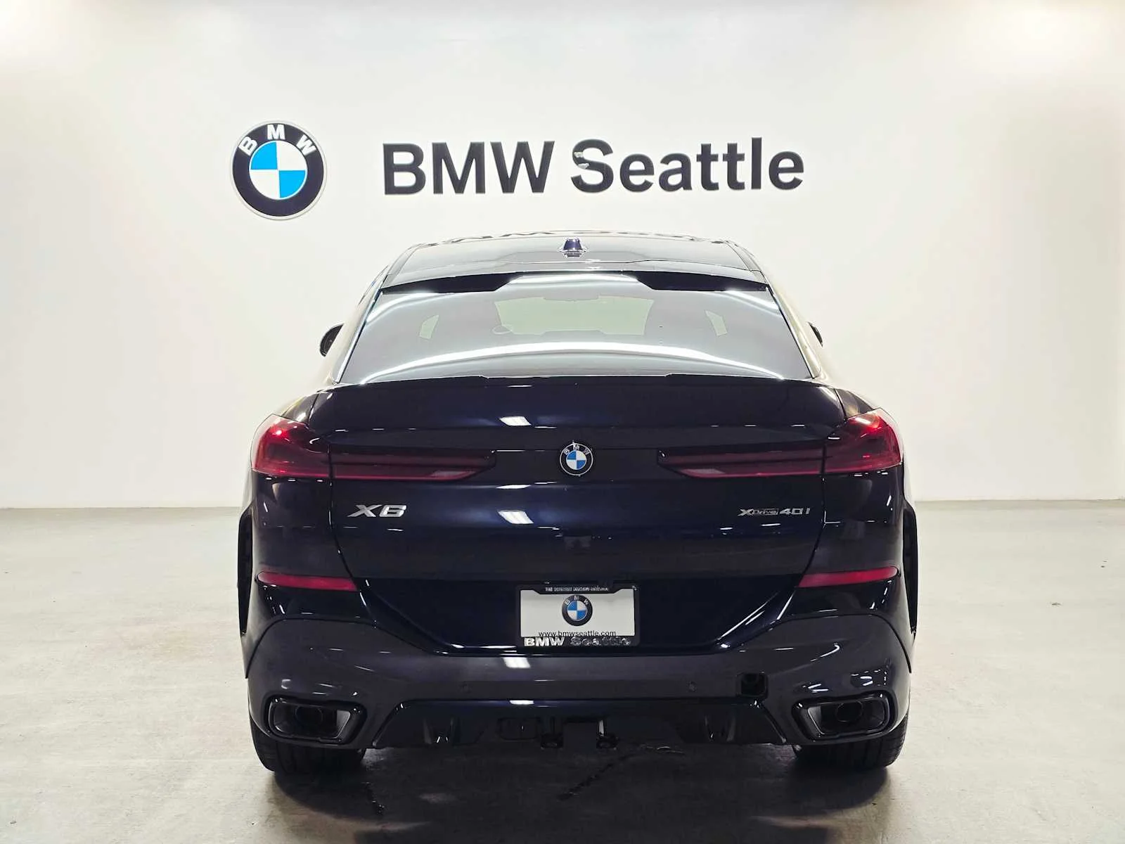 New 2026 Carbon Black Metallic BMW xDrive40i image 5