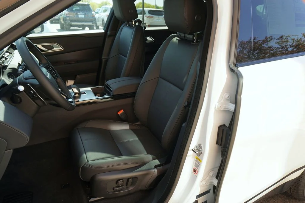 Certified Used 2026 White Land Rover Dynamic SE image 14