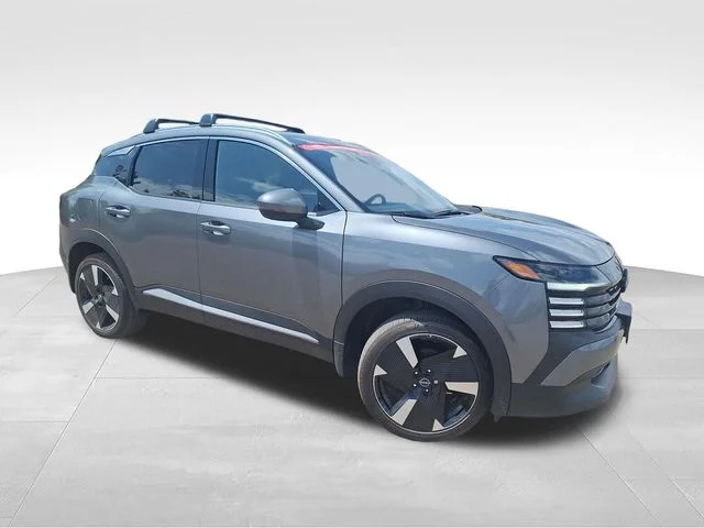 Used 2025 Gray Nissan SR image 1