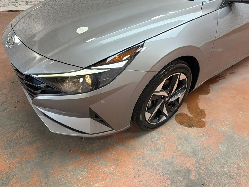 Used 2023 Fluid Metal Hyundai SEL image 9
