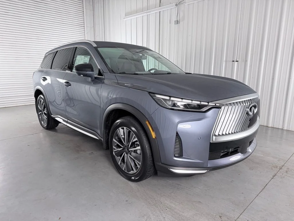 Certified Used 2026 Blue INFINITI LUXE image 3