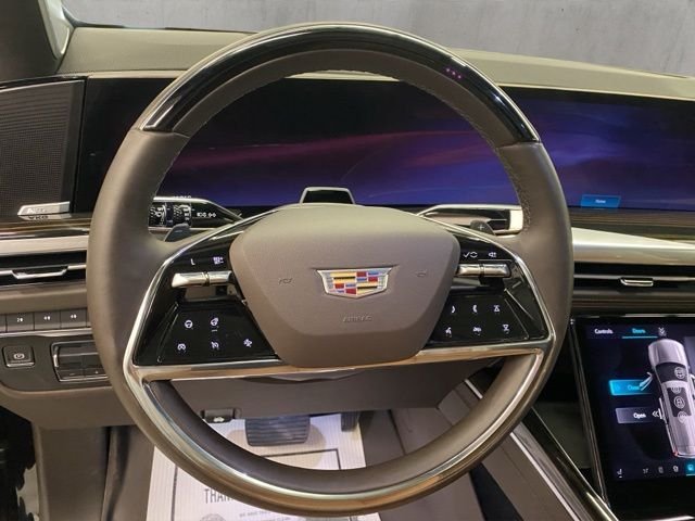 Used 2025  Cadillac Premium Luxury image 17