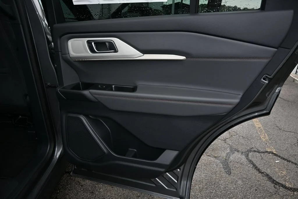 New 2027 Carbonized Gray Metallic Ford Active image 22