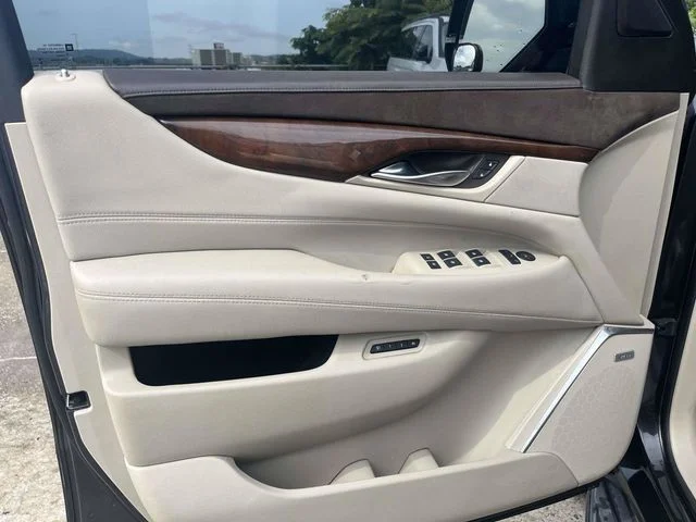 Used 2017 Gray Cadillac Luxury image 18