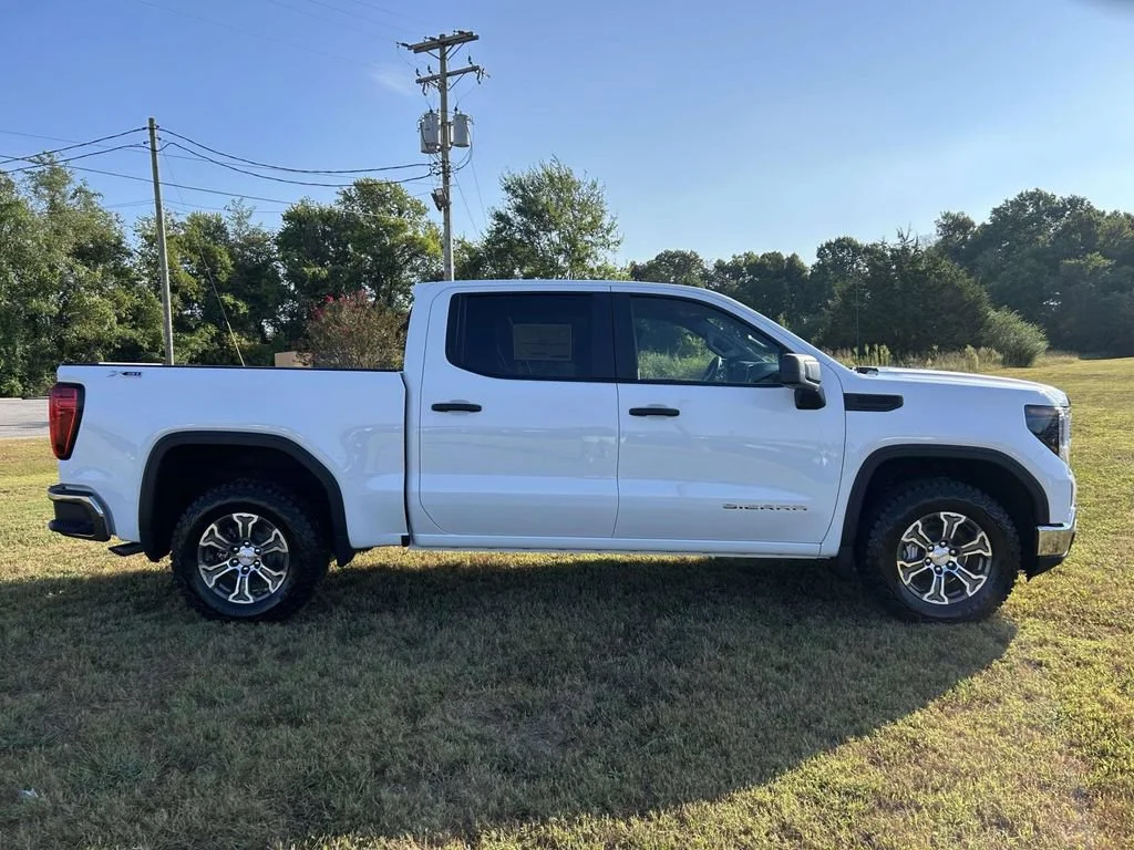 New 2026 Summit White GMC Pro image 2