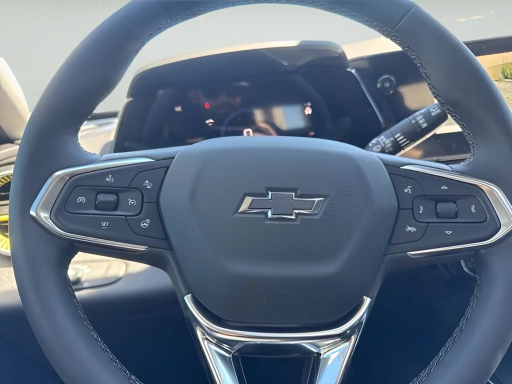 New 2026 Summit White Chevrolet ACTIV image 24