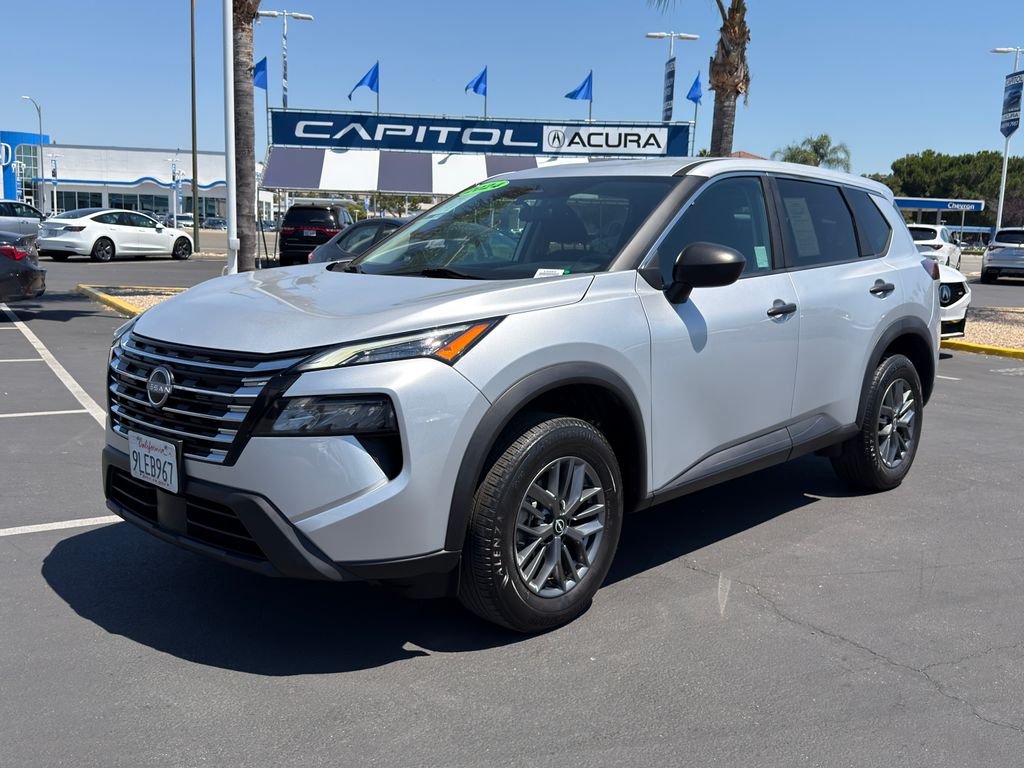 Used 2024 Silver Nissan S image 3