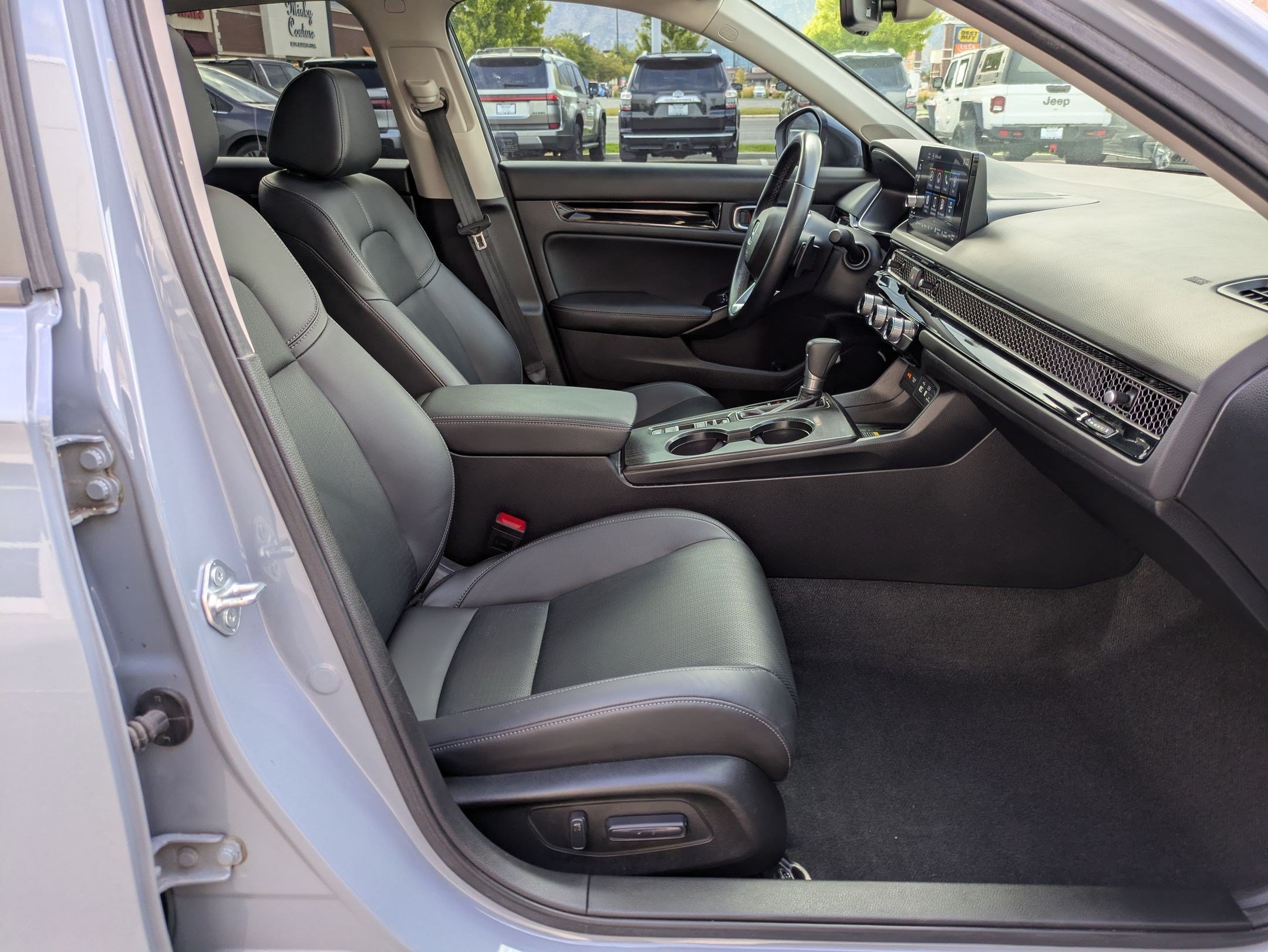 Used 2024 Sonic Gray Pearl Honda Touring image 33