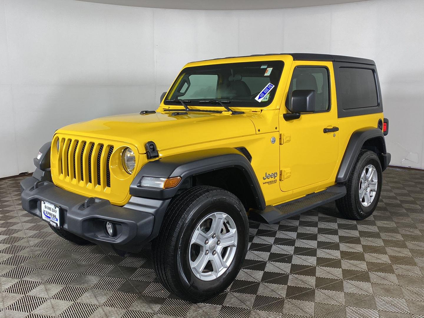 Used 2019 Hellayella Clearcoat Jeep Sport S image 21