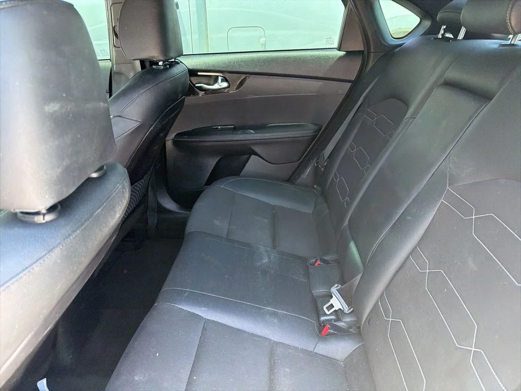 Used 2021 White Kia GT-Line image 6