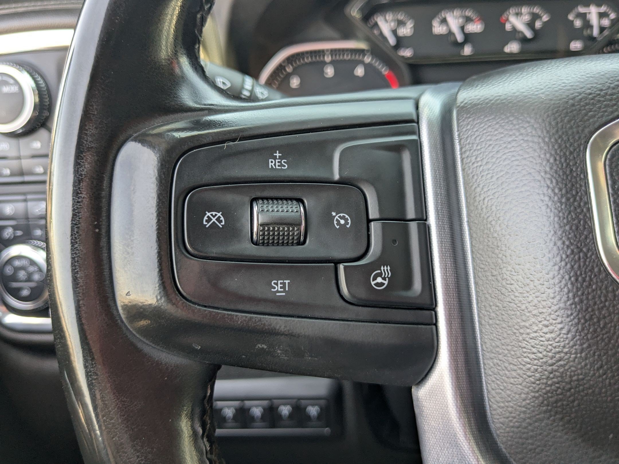 Used 2023 SUMMIT WHITE GMC SLT image 17