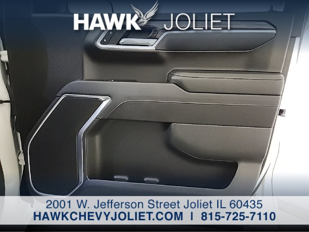 Used 2022 White GMC Elevation image 23
